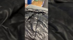 Плёночные покрытия и маркировка не от этого пальто.