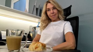 Рабочие будни, подарочная корзина с ценами на фрукты, и чем можно перекусить)