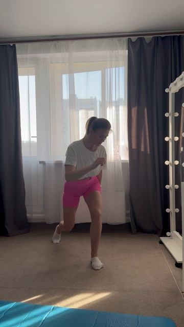 Приседания с выпадами