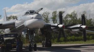Ту-95МС в Дягилево: запуск двигателей и руление (2012)