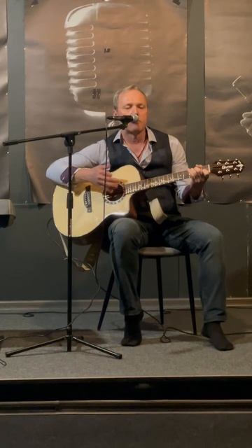 Вчера было выступление мужа и мне приятно было его поддержать