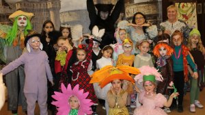 "Алиса в Зазеркалье"  спектакль "Юных волшебников"  в "Канторум"