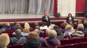 Мэр Ярославля Артем Молчанов встретился с жителями сгоревшего дома на улице Стачек