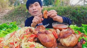 #МУКБАНГ Острый салат из папайи с рисовой лапшой, жареной курицей и овощами!АСМР ЕДА НА КАМЕРУ ОБЖОР