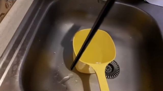 Сифон из трубочки. Физика