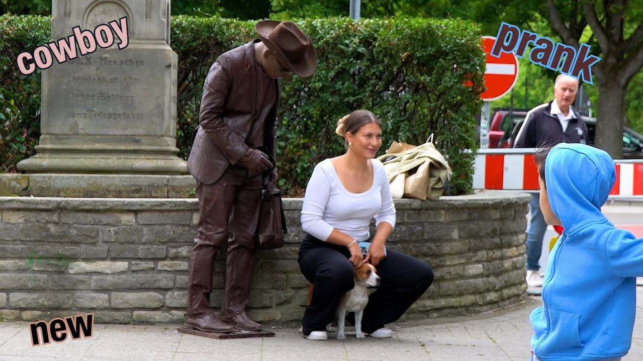 Леон не поможет! Приколы живого памятника