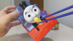 Паровозик Томас, играем с коллекцией паровозиков
