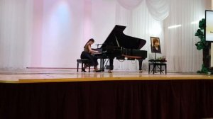 Й.Гайдн «Соната №49  Es-dur» 1 часть; Ян Тарасевич «Вальс  cis-moll»; С.В.Рахманинов «Элегия»