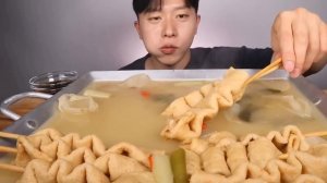 Мукбанг рыбный пирог Еда на камеру