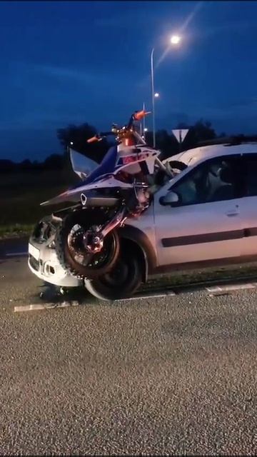 Стант приводит к ДТП #стант #эндуро #дтп