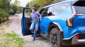 Неожиданный прыжок котёнка Кефира! Маша Капуки оказывает ему первую помощь после падения