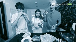 Пробуем продукты блогеров со всего мира