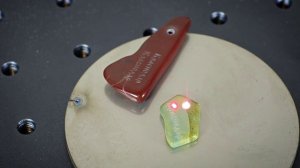 UV LASER VS FIBER LASER - DRIRLING AND 3D ENGRAVING