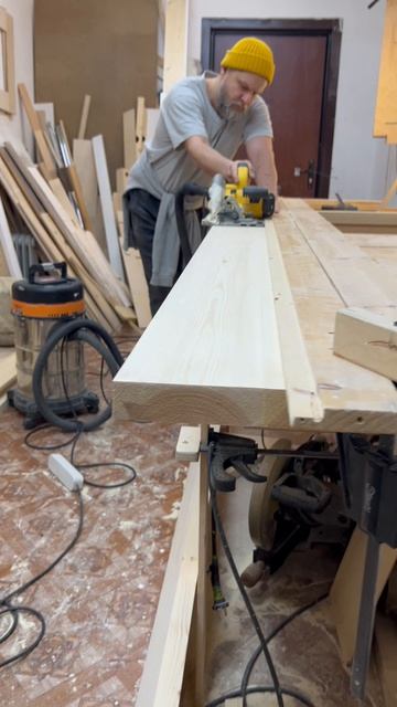 Как отпилить ровный край длинной доски?