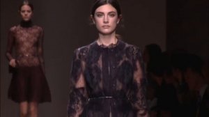 Показ женской коллекции Valentino Haute Couture осень-зима 2011-2012