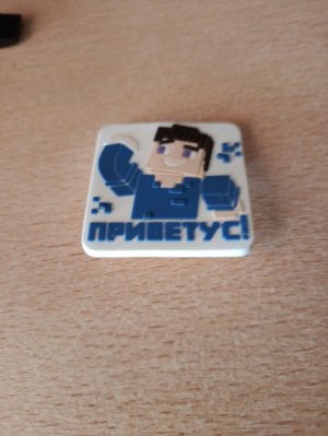 играю в стандофф и FNF