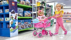 Алиса собирается купить новую куклу!