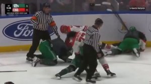 Жёсткие драки в хоккее не редкость, но на этом видео — благотворительный матч между ...