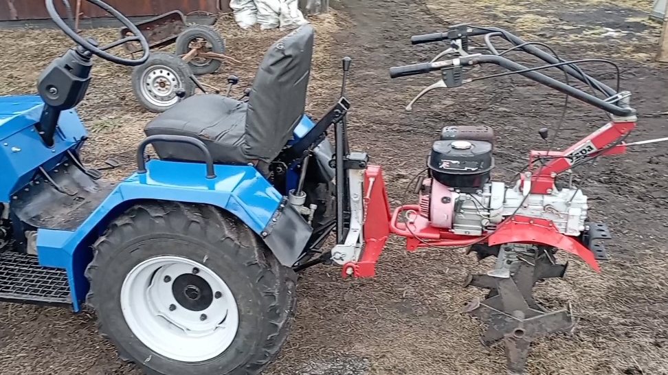 Самодельная сцепка для мотоблока Угра с минитрактором Василëк.