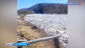 В Башкортостане засняли ледоход на реке Нугуш