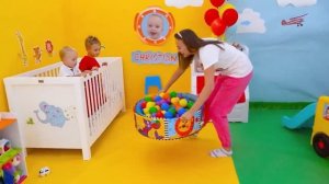 Влад и Никита играют и делают шоколадный поп ит - Веселые видео для детей