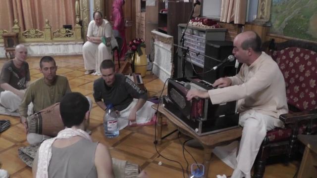 2014.01.15.  ЕМ Адираса прабху Киртан 1. Новороссийск.