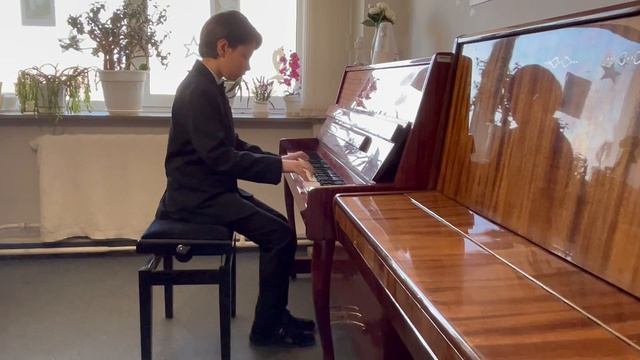 Головач Дмитрий И.С. Бах 3-гол. Инвенция D-dur, Й. Гайдн Соната F- Dur 1 часть