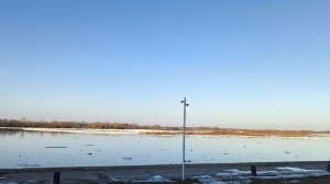 Ледоход на Волге. А всего лишь март.