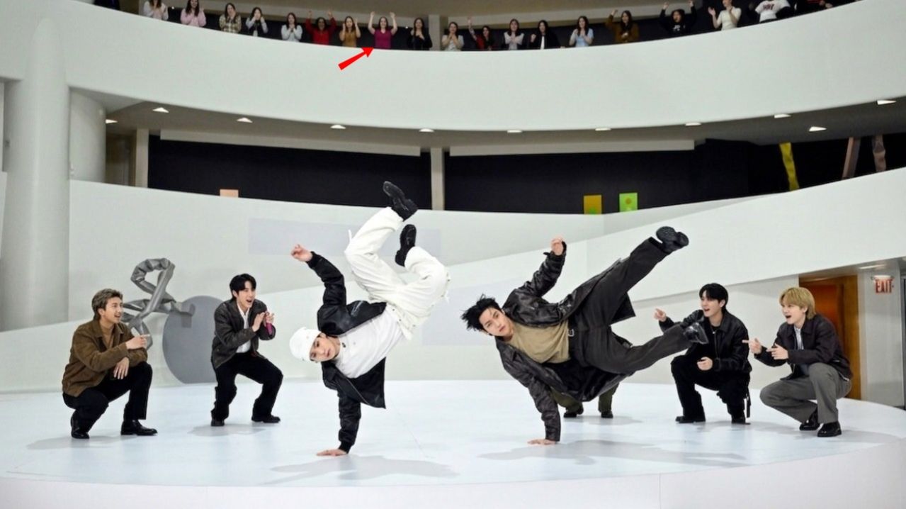 Это просто шок! Танец Чонгука и Тэхёна из BTS (версия 2.0) взбудоражил интернет.
