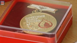 Люди, что бескорыстно помогают другим: почётных доноров в Хакасии стало больше