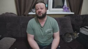 Труженик наработался и сел почитать Ваши комментарии ПОДВАЛ ИЛЬИЧА Про НАС