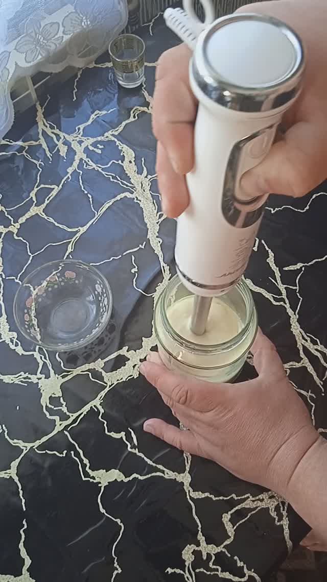 Как сделать домашний майонез, простой рецепт с погружным блендером за пару минут.