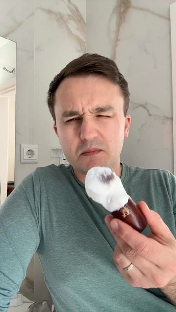 Почему пена для бритья оседает?