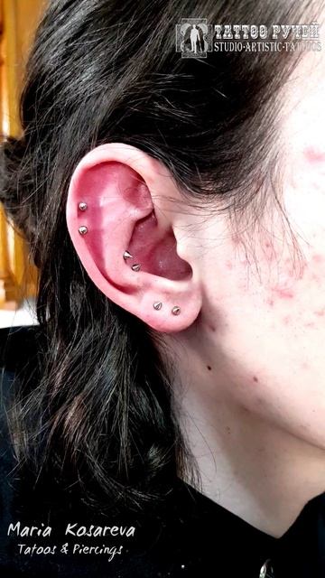 • пирсинги шесть проколов хрящи и мочка