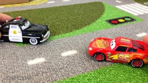 Трансформеры Тачки Молния Маквин Пропал Мультики про Машинки Роботы