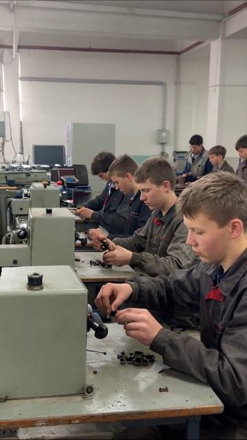 Безнадежное будущее: трудовые будни молодежи #труд #молодежь #пессимизм