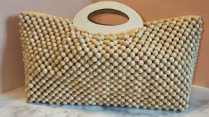 Мастер-класс плетём сумку из деревянных бусин 👛