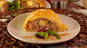 МЯСНОЙ РУЛЕТ С ЯЙЦАМИ В СЛОЁНОМ ТЕСТЕ