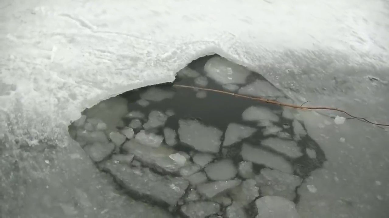 Последний лёд. Провалился под лёд.