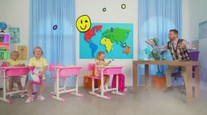 Настя в челлендже Картонная школа