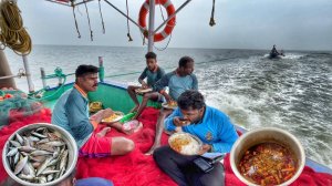 Вкусно 🤤 Ужин в глубинах океана / Необычные способы приготовления морепродуктов прямо в океане