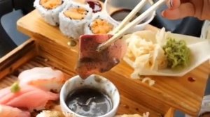Мукбанг суши и роллы🍣 большой сет. Еда на камеру
