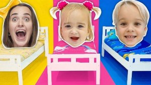 Алиса и Крис исследуют таинственную секретную комнату