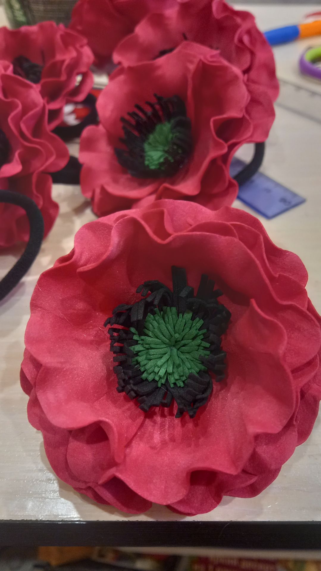 Резинка для волос мак из фоамирана