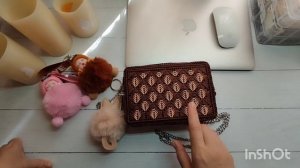 новый обзор сумки Кросс Боди вышитой на пластиковой канве в двух цветах