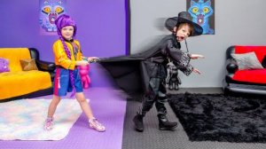 Противостояние мальчиков и девочек с охотниками на демонов K-pop