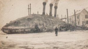 В старой заброшенной избушке в лесу был найден дневник со странным содержанием