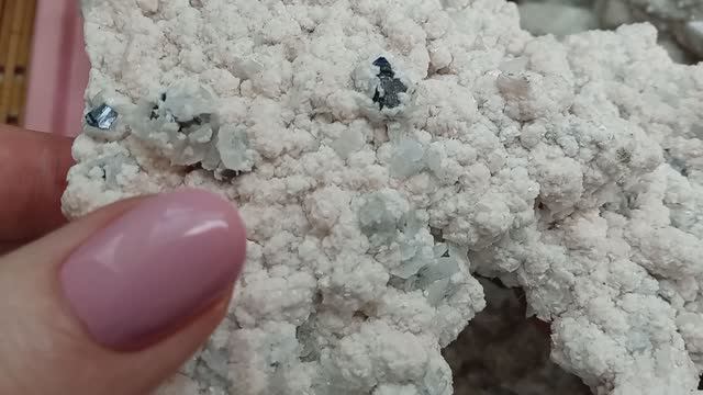 Каменная лавка( браслеты и минералы 4 часть)