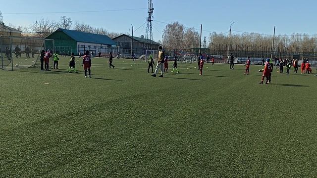 Кубок весенние каникулы по 16 году ВосходПрогресс - ФК Иркутск Ющук 2017 6+1 1 тайм Полуфинал .mp4