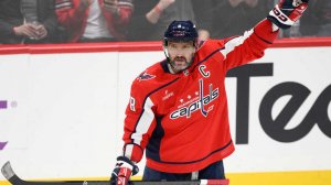 Овечкин оформил хет-трик в матче с "Ютой" и достиг отметки в 1003 гола в НХЛ